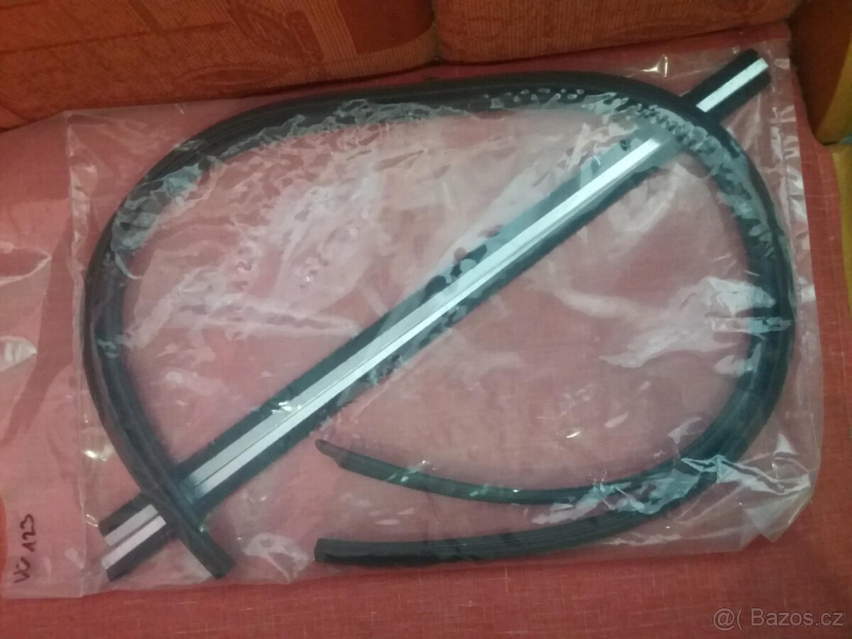 Mercedes W123 těsnící sada pro střešní okno - 5