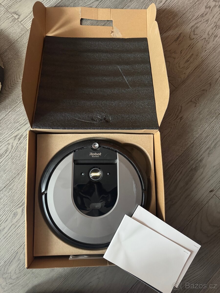 IRobot i7+ s dokovací stanicí - 5