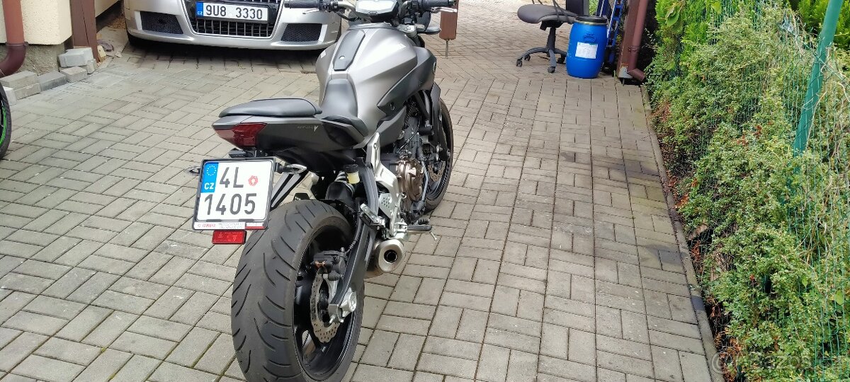 Yamaha MT 07 - 5