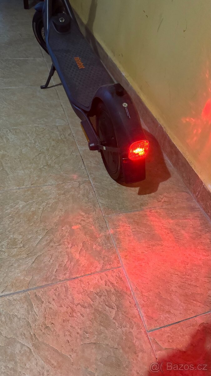 Ninebot Kickscooter F2 Pro E - 5