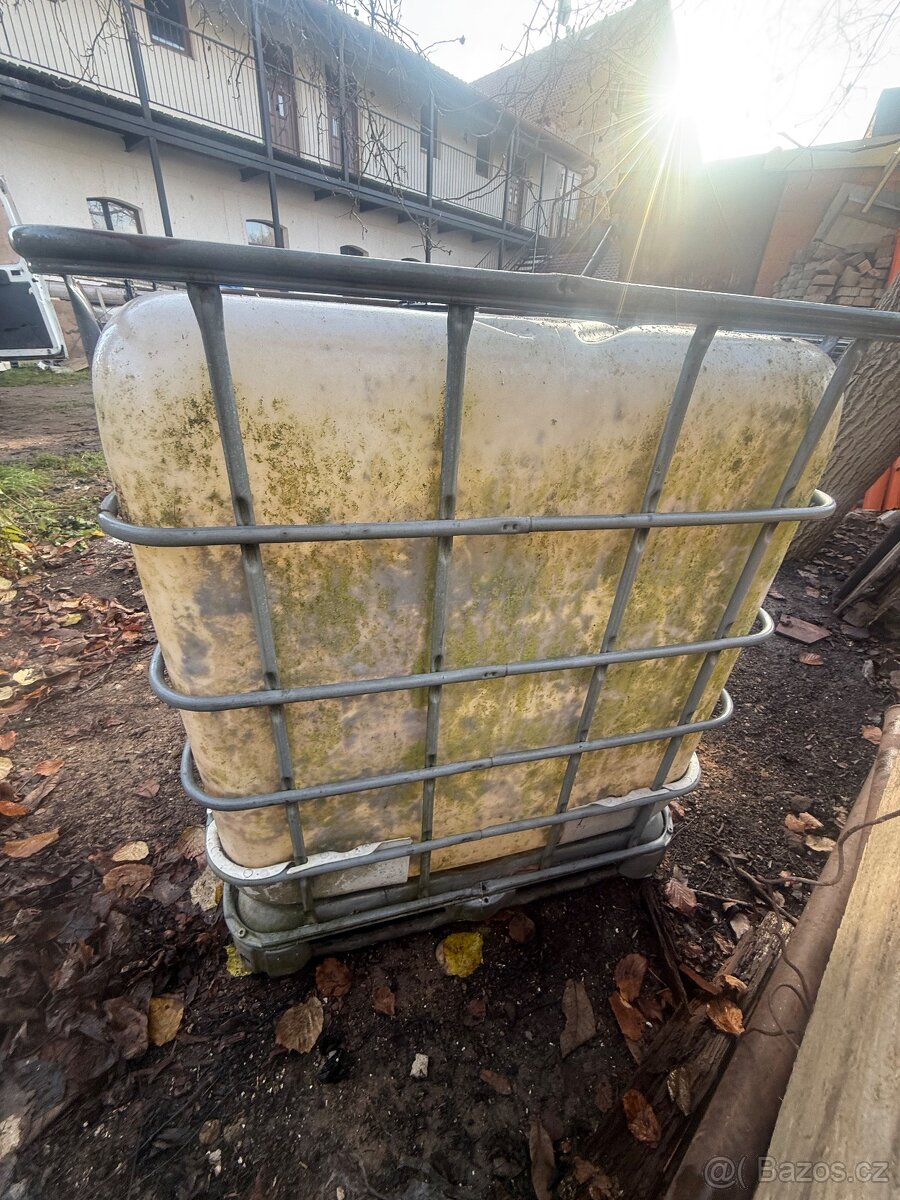 Nádrž na vodu 1000L - 5