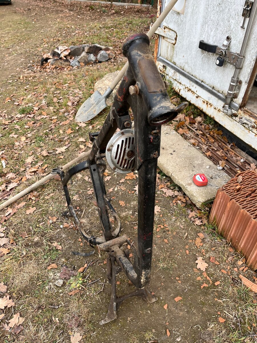 Rám Jawa perak komunista - 5