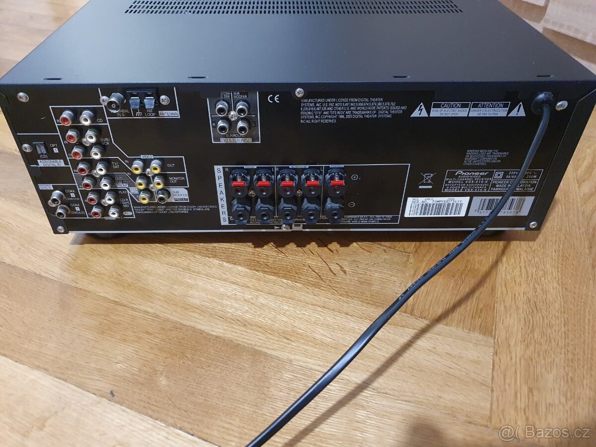 Zesilovač PIONEER - 5