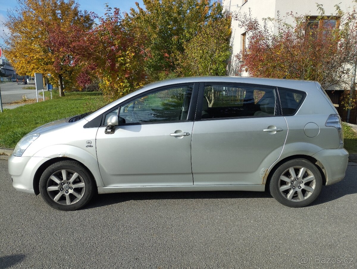 Prodám Toyota Corolla Verso - 5