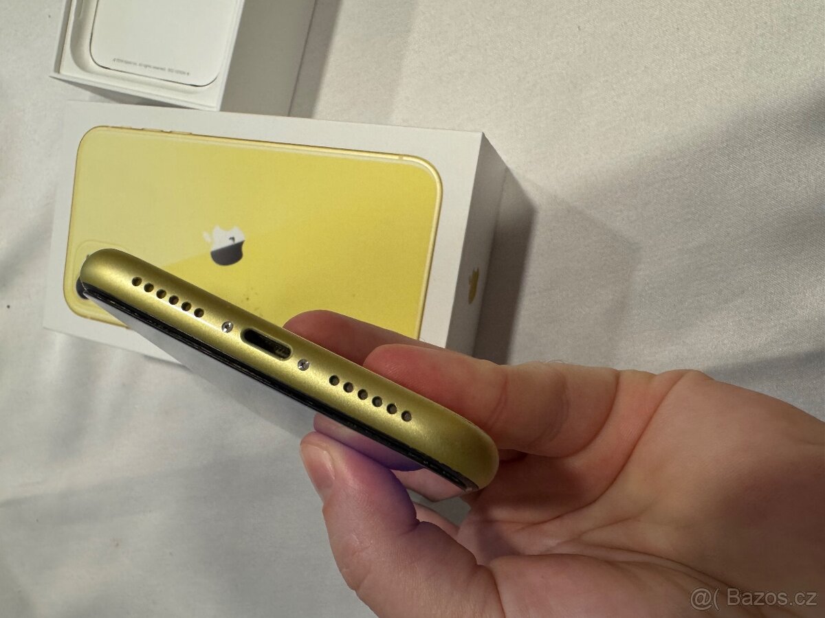 iPhone 11 64GB Žlutý - 5