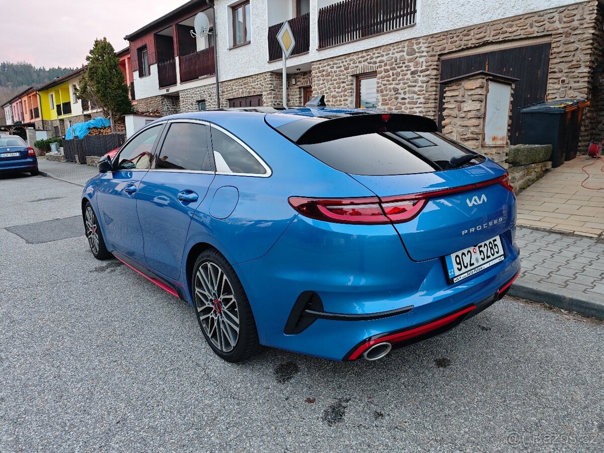 Kia Proceed GT - 5