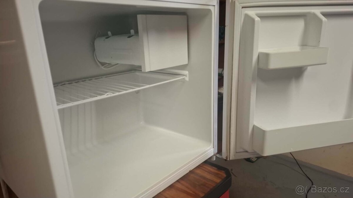 Prodám malou ledničku - 5