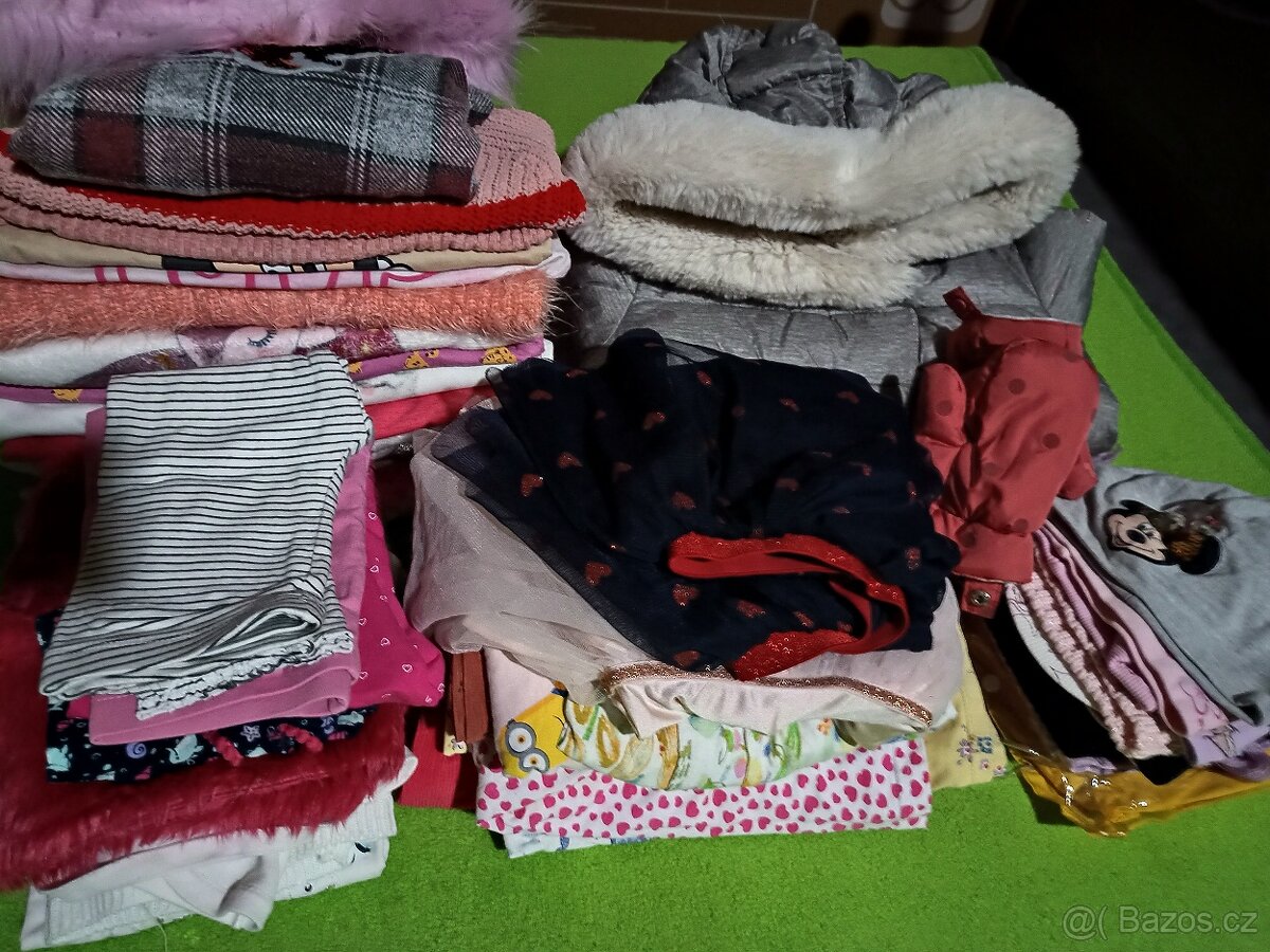 Set oblečení a doplňků pro holky - 5