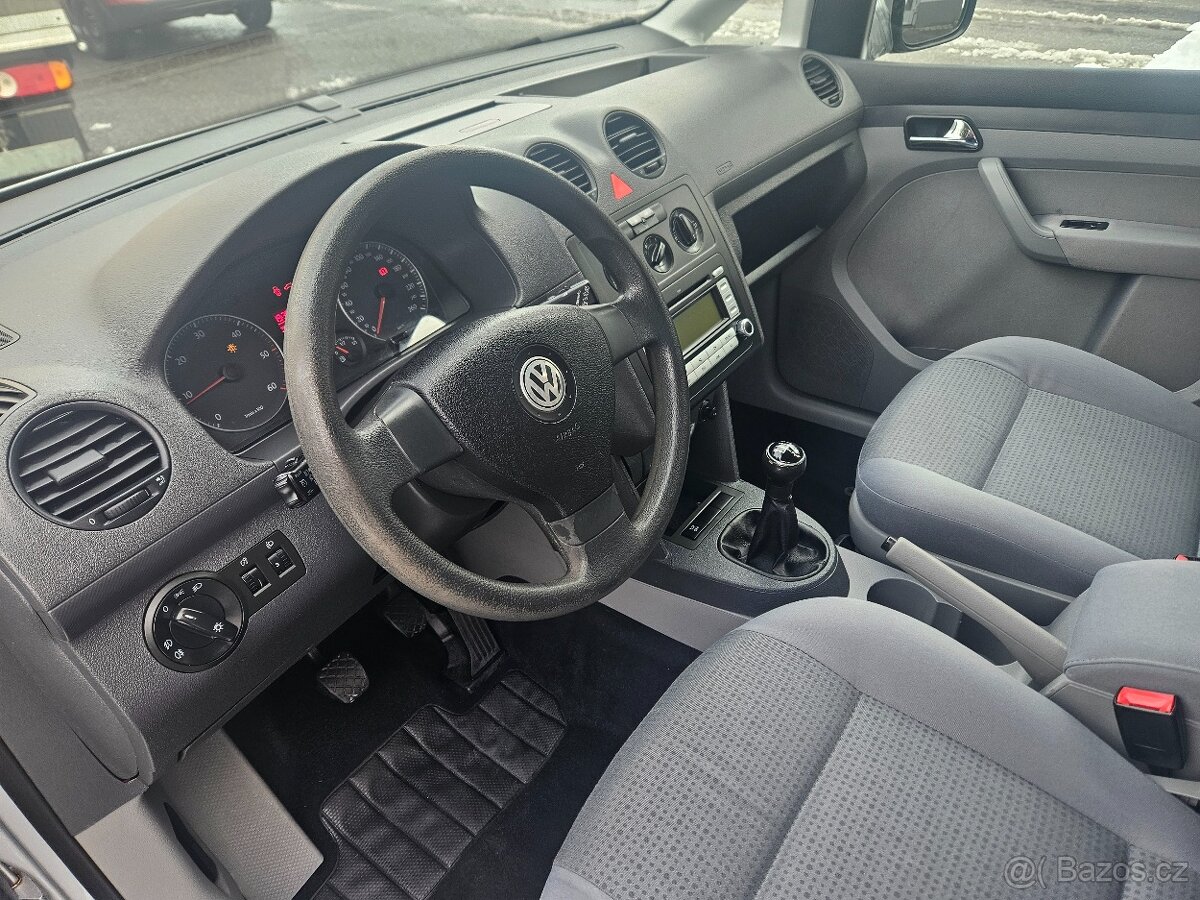 Volkswagen Caddy maxi 7 míst - 5