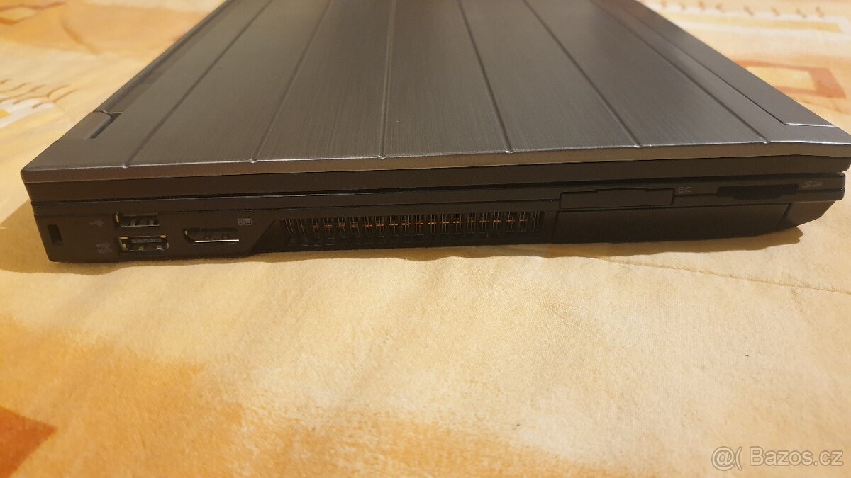 15" notebook Dell Precision M4500 Intel i7-Q720 8GB 240GB - 5