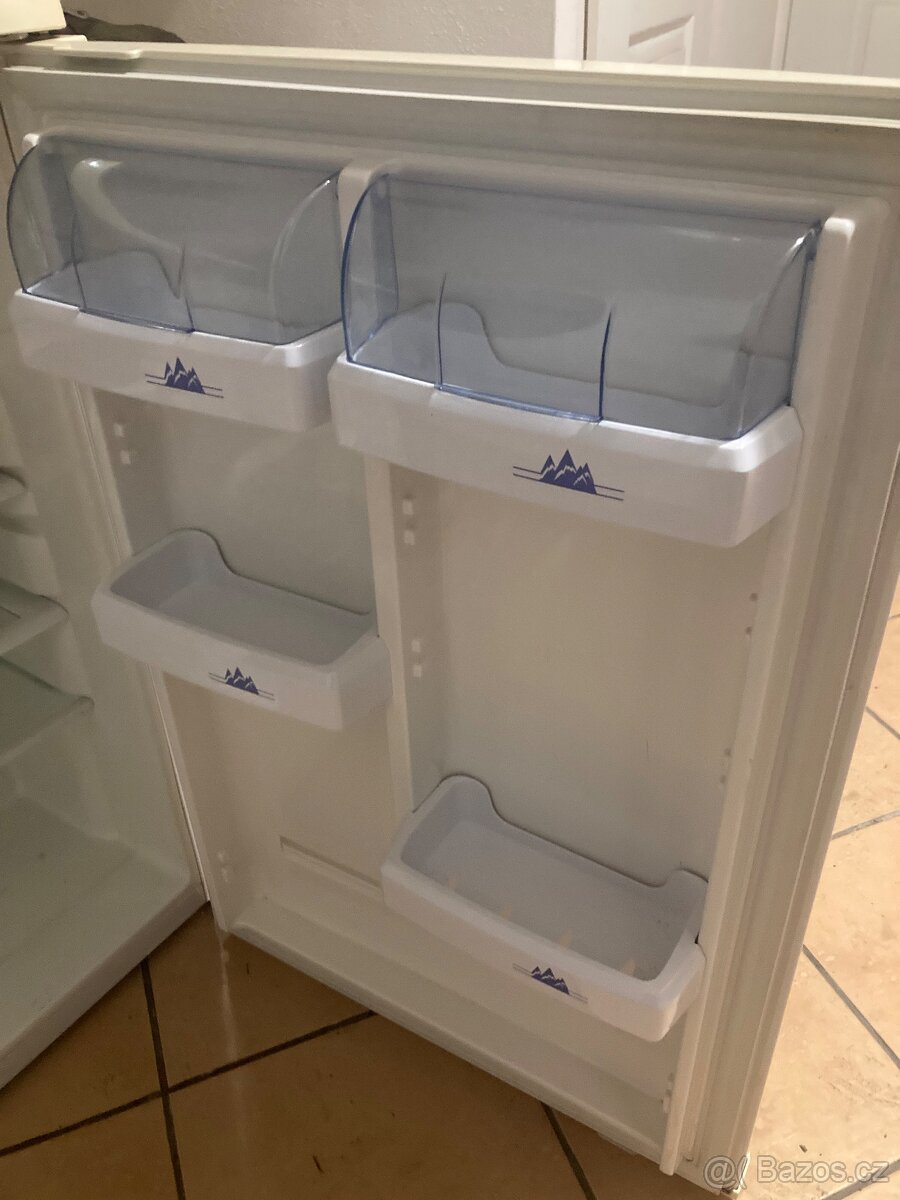 Menší Lednice s mrazakem - 5