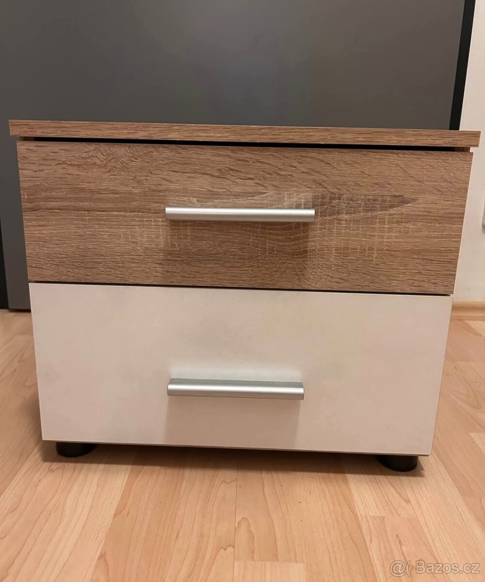 Prodám manželskou postel + Dva noční stolky - 5