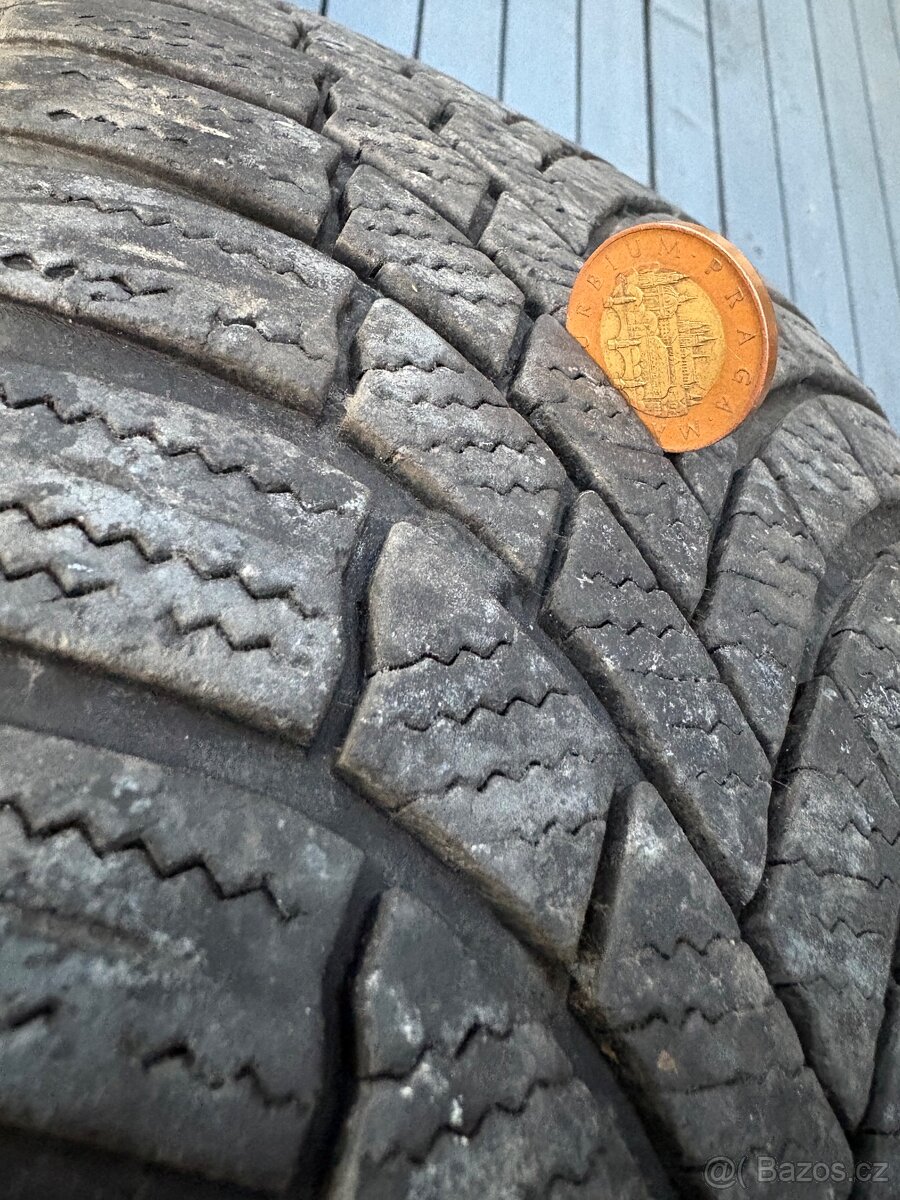 Zimní pneu Bridgestone 205/55 R16 + Orig. plechová kola a po - 5