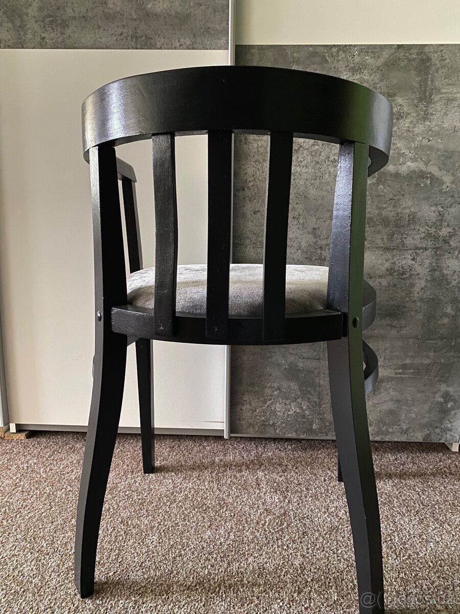 Raritní retro židle z masivu — elegantní, cenný kousek ve vý - 5