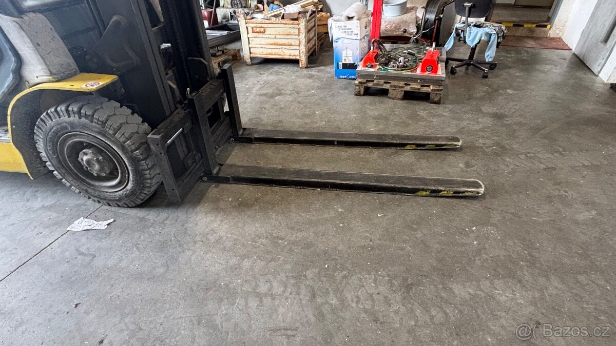 VZV komatsu 2,5 t LPG plná KABINA - 5