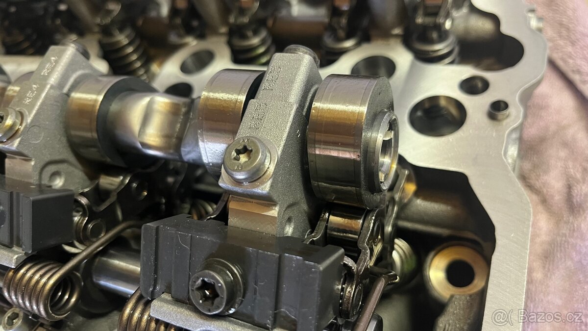 Hlavy motoru BMW N63B44 Twin Turbo - 5