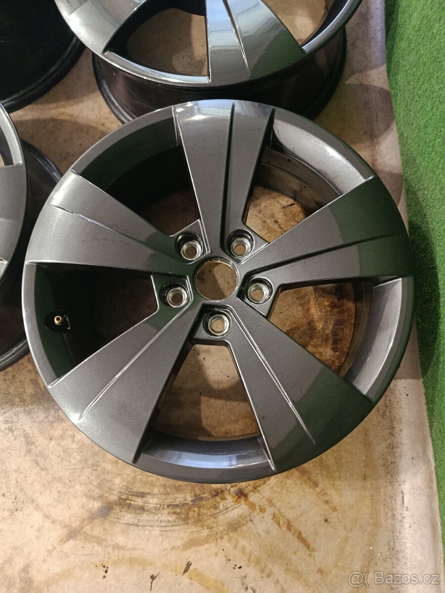 17" alu 5x112 6,5J et41 Superb - 5