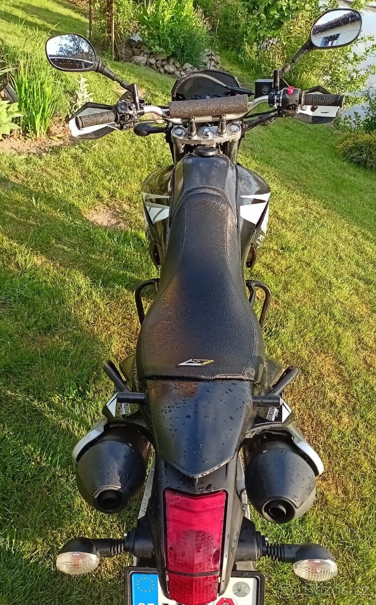 Yamaha XT660R, TOP stav, STK 2029, motard kola