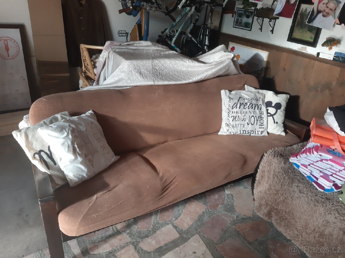 vintage rozkládací gauč z masivu + 2ks. bobík - 5