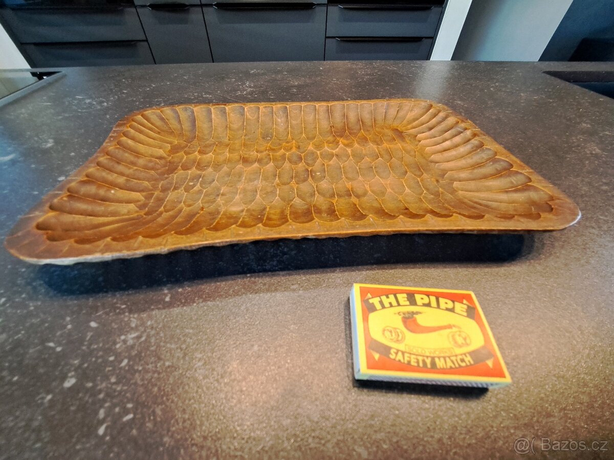 Starožitný dřevěný tácek, ručně vyřezávaný - levně - 5