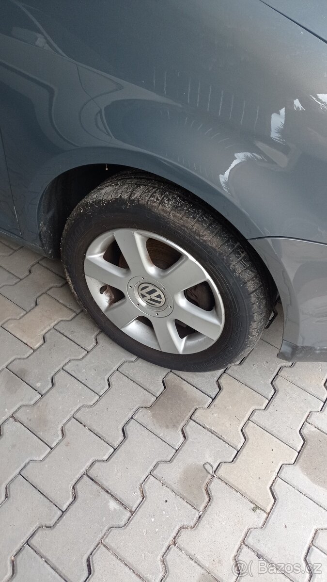 VW Touran 1,6 FSI ,85kw,r.2004 - 5