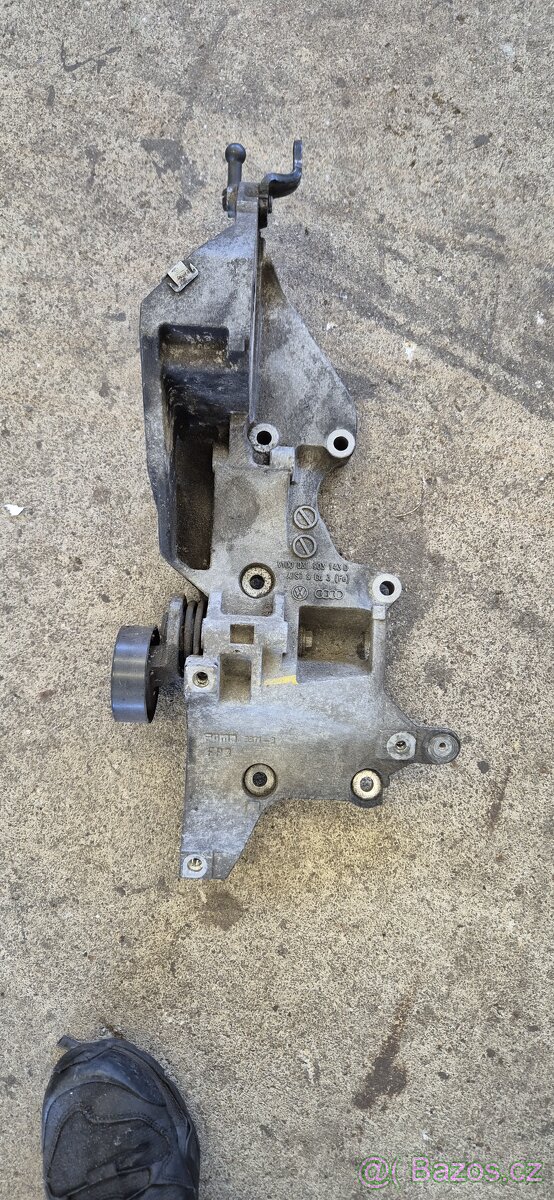 Držáky , uchycení motoru - 5