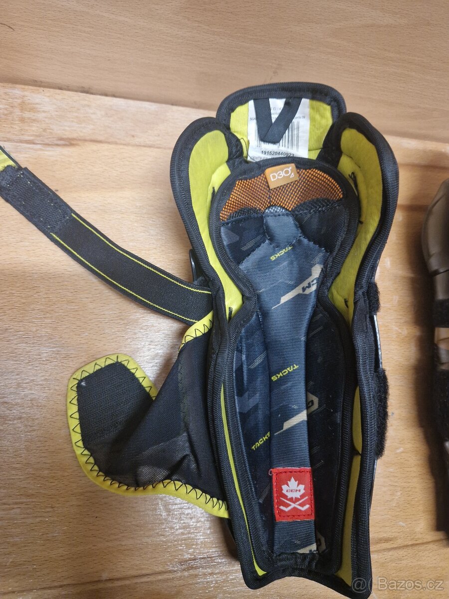CCM Shin Guards Tacks AS-V Pro Yth - 5