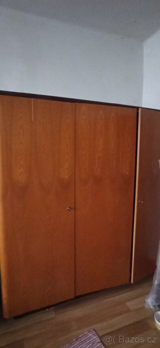 Staré skříně - ložnice - 5