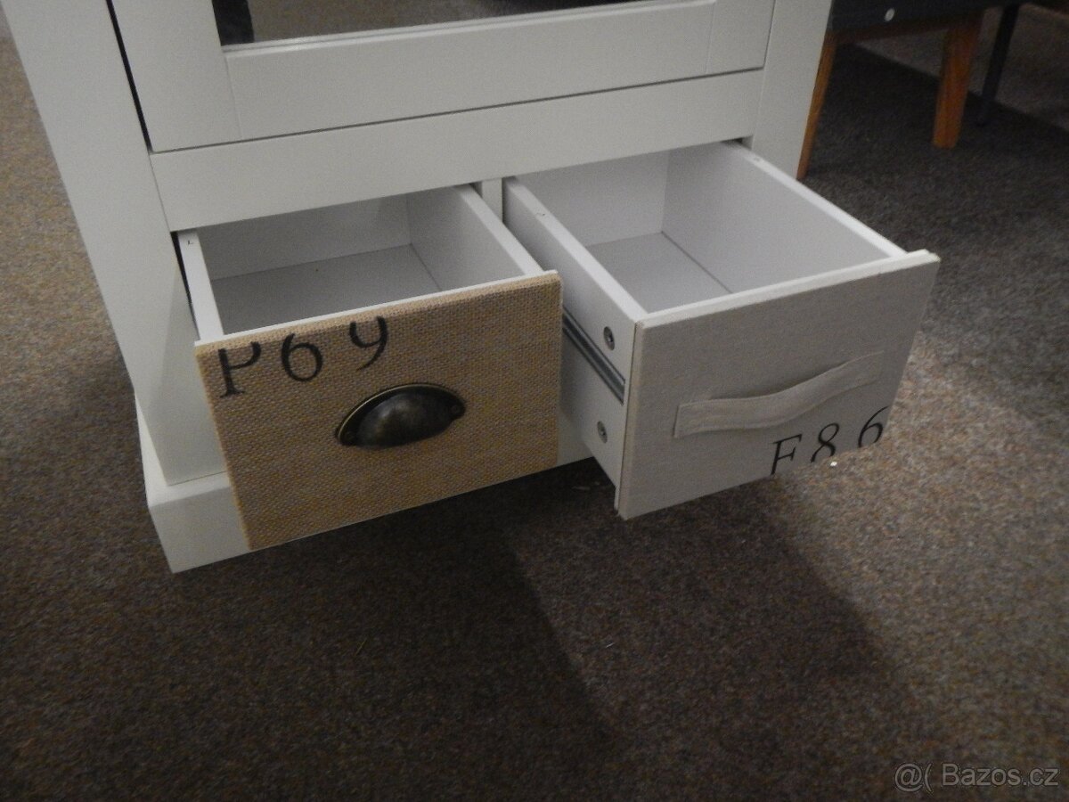 Předsíňová skříň M107 - 5