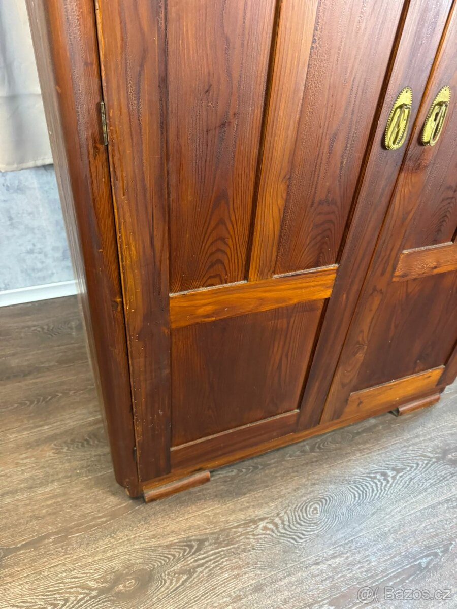Stará šatní skříň (524017) - 5