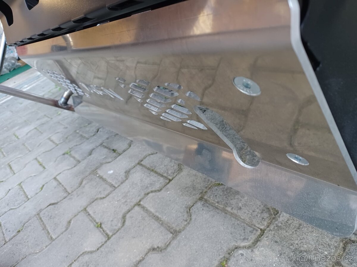 Mercedes-Benz G - pevnostní nárazník