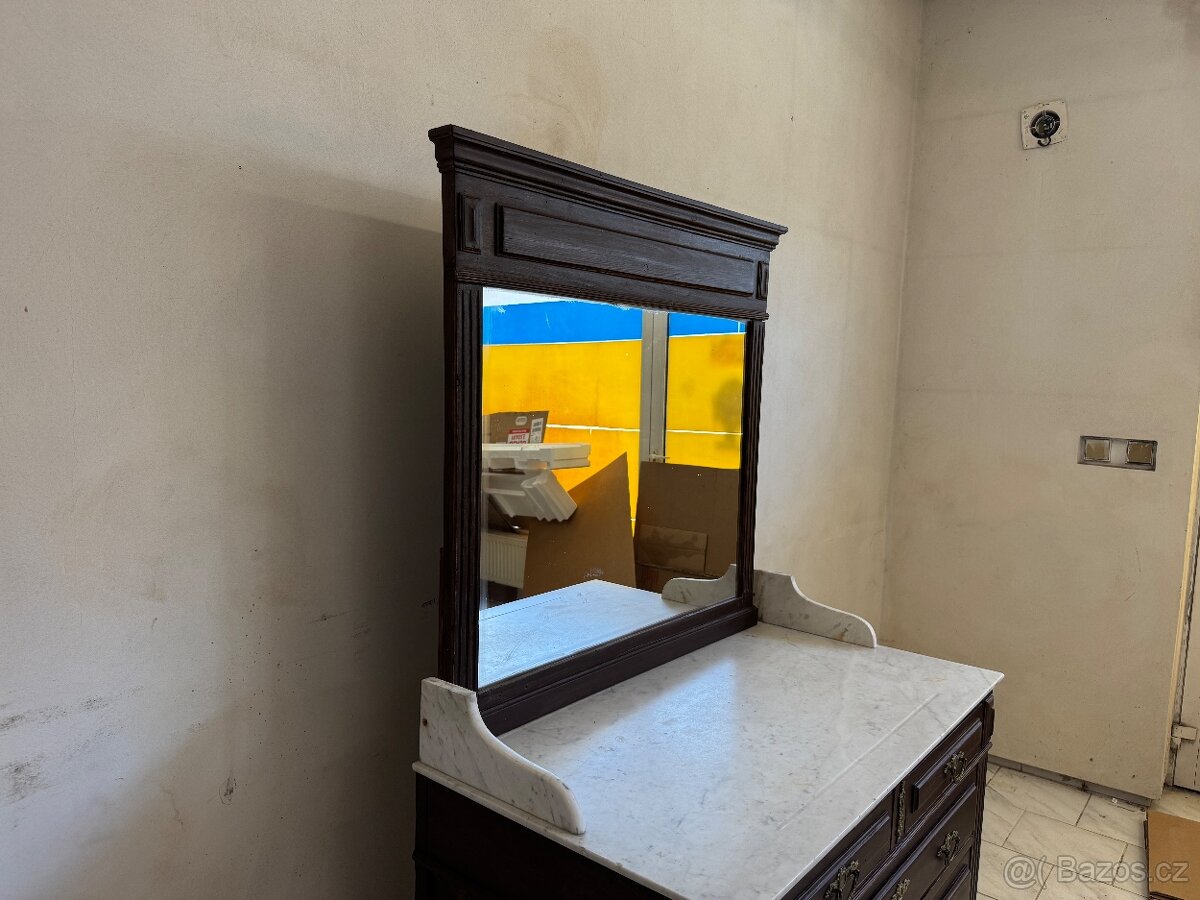 Starožitná toaletní komoda - 5