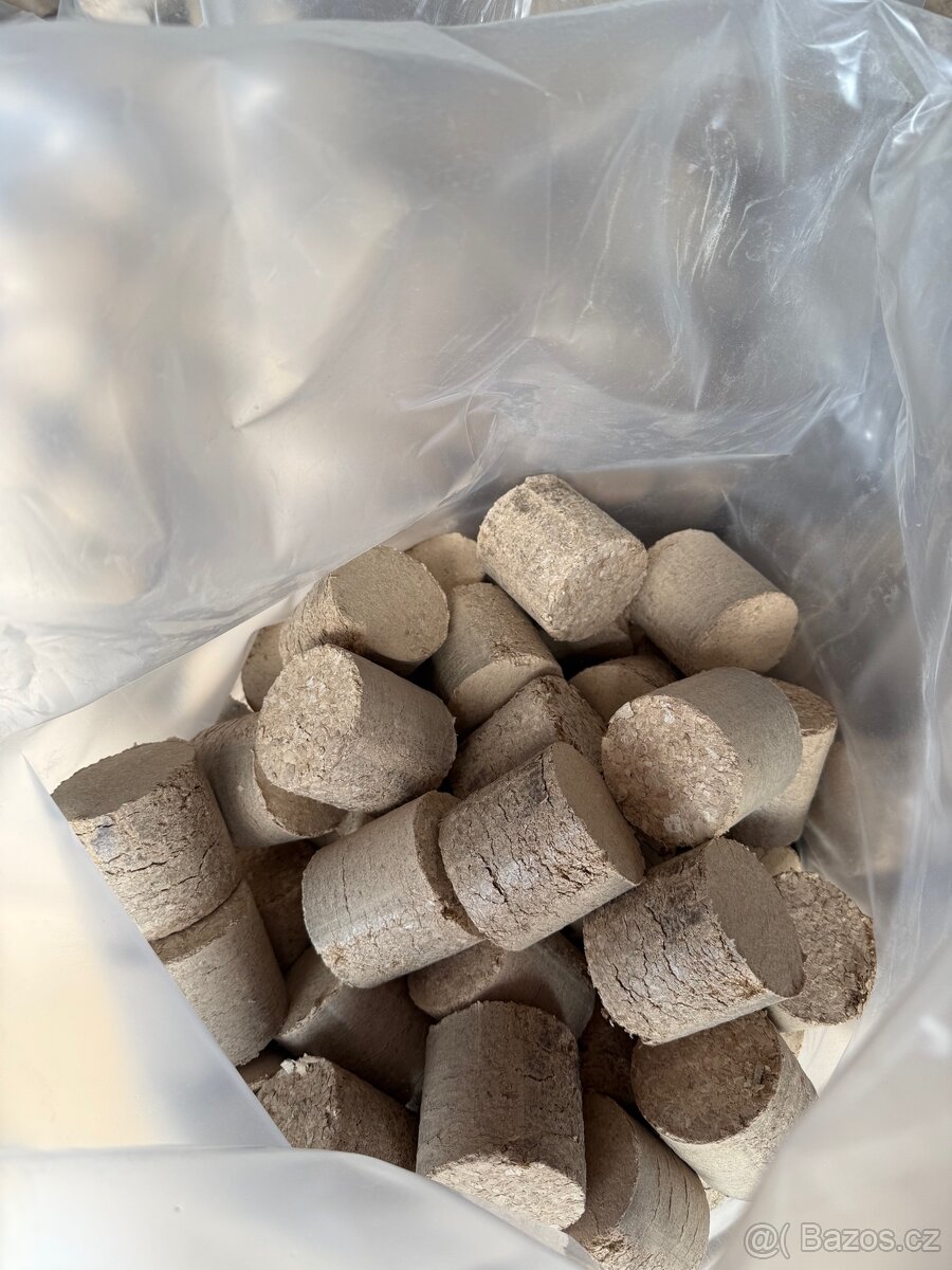 Dubové brikety - pytle 25 kg - 5