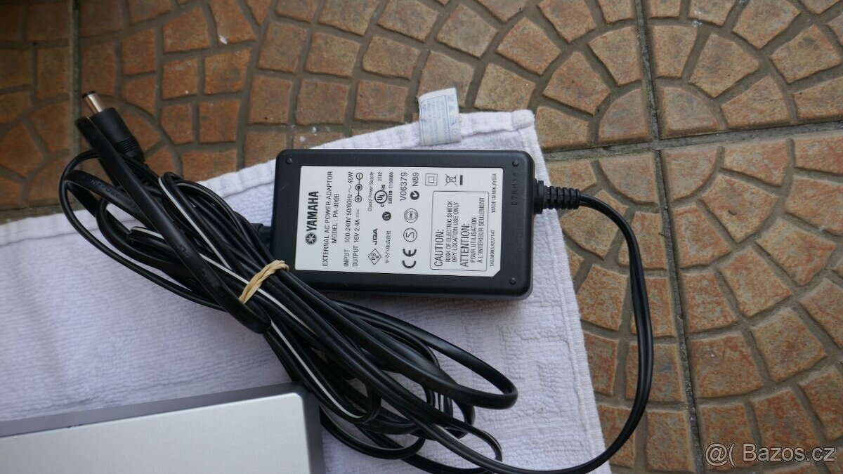 Profesionální keyboardy Yamaha PSR S900 - 5