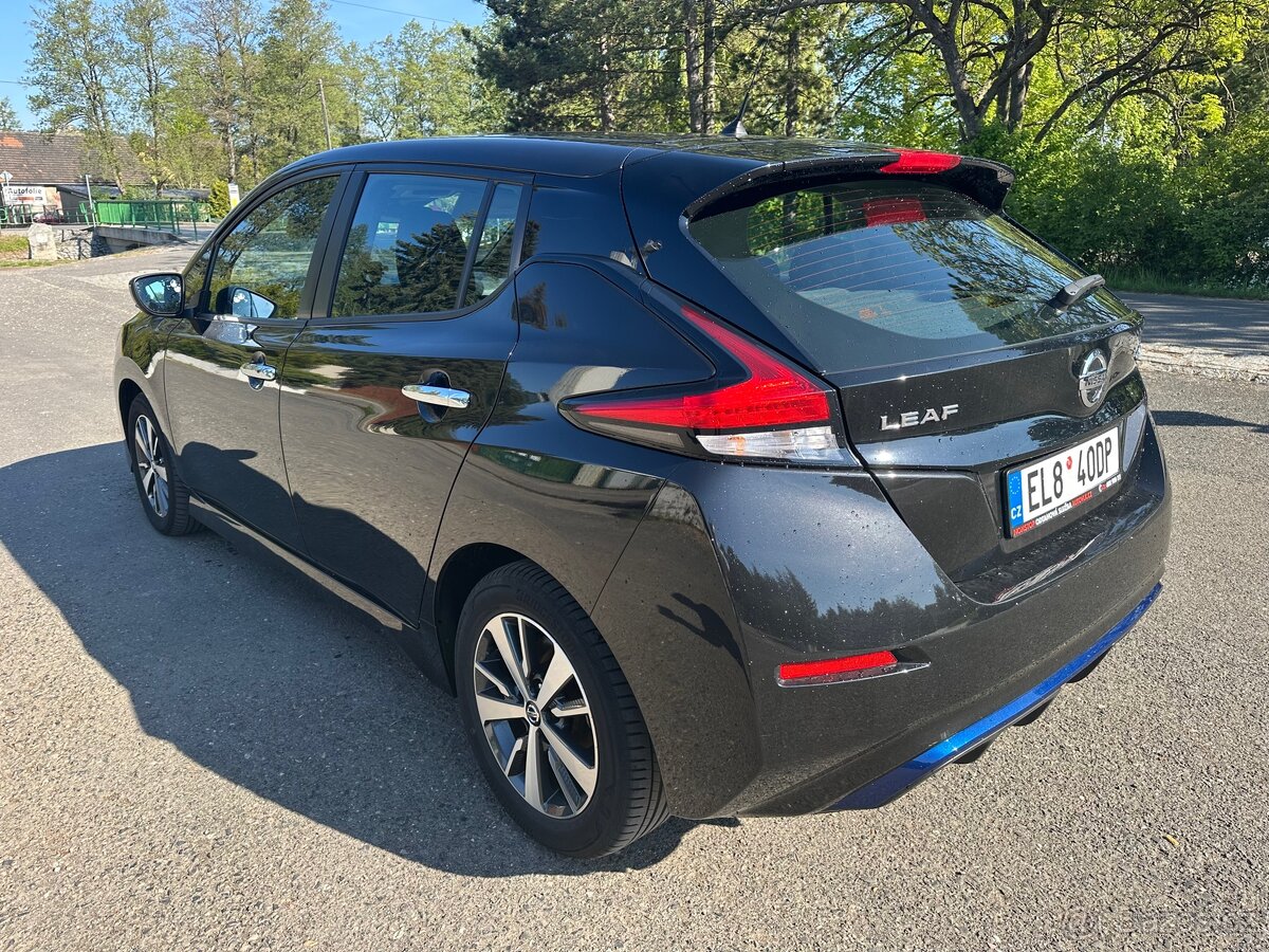 Prodám Nissan LEAF, 40 kWh Acenta - 5