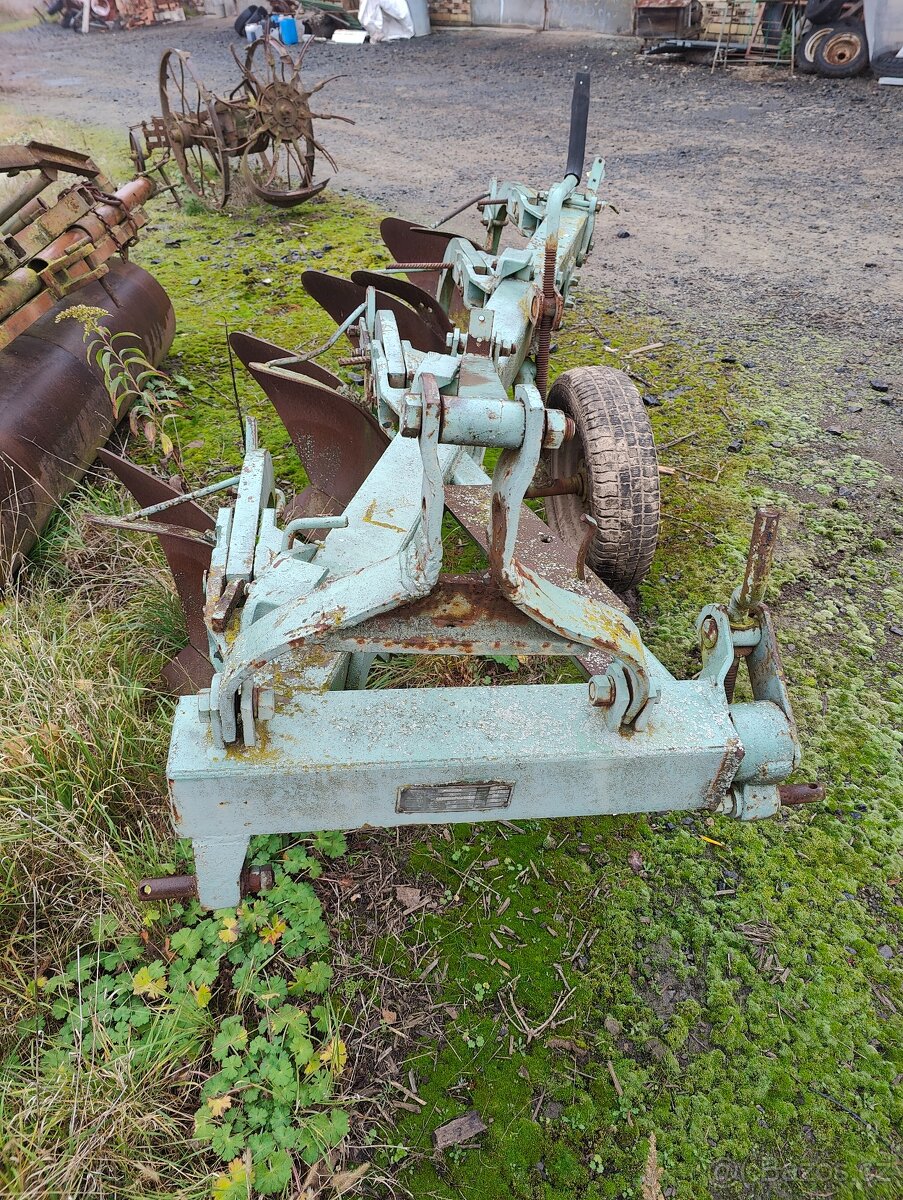 Pluh nesený 4- radlicny - 5