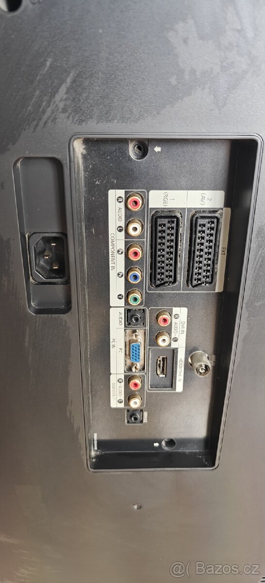 40" Samsung LCD TV - 5