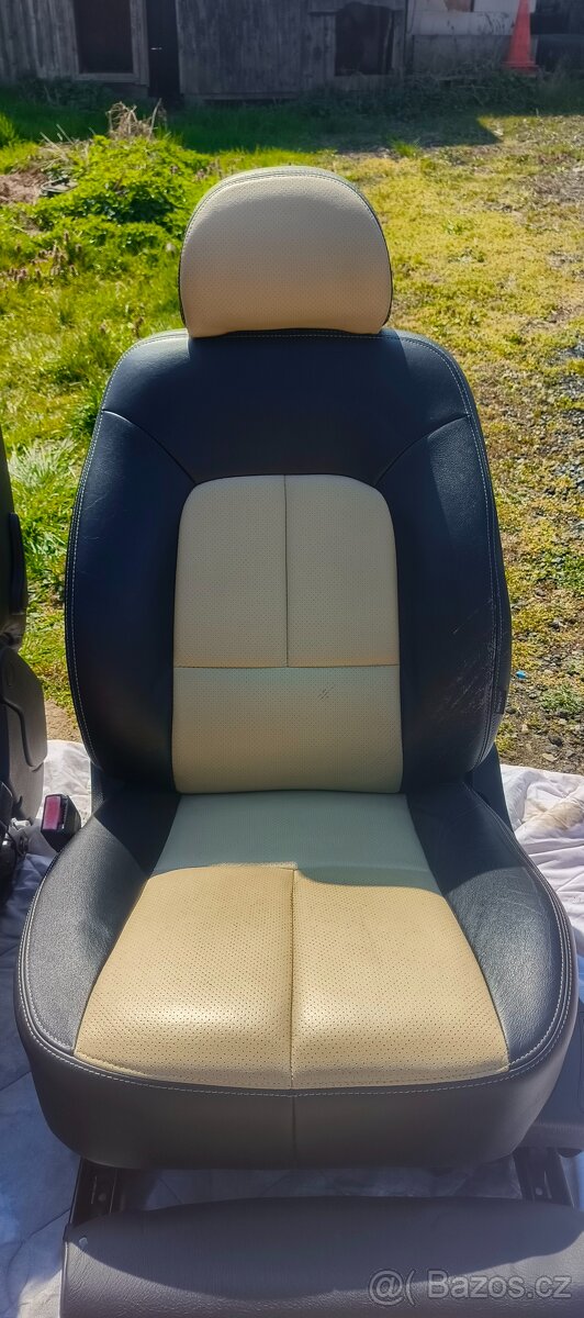 Peugeot 407 interiér - 5