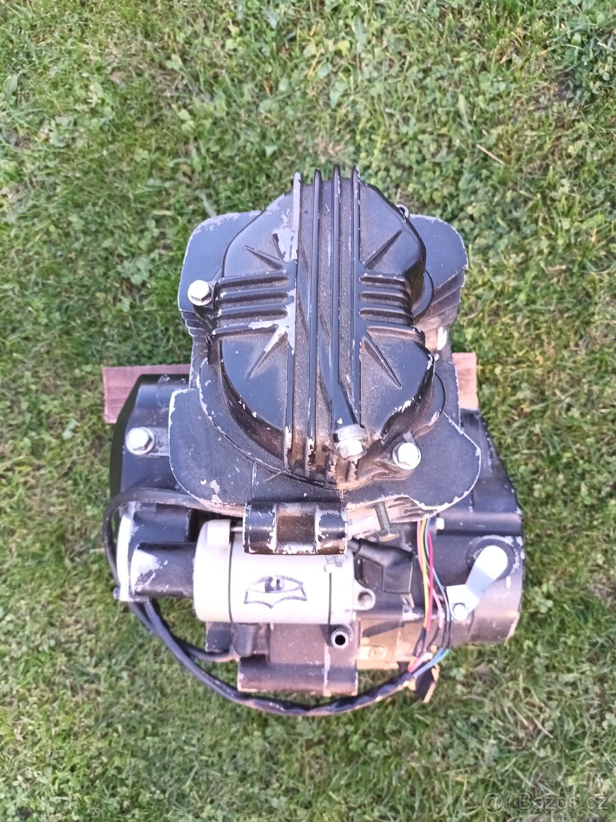 YUKI 250 ccm motor