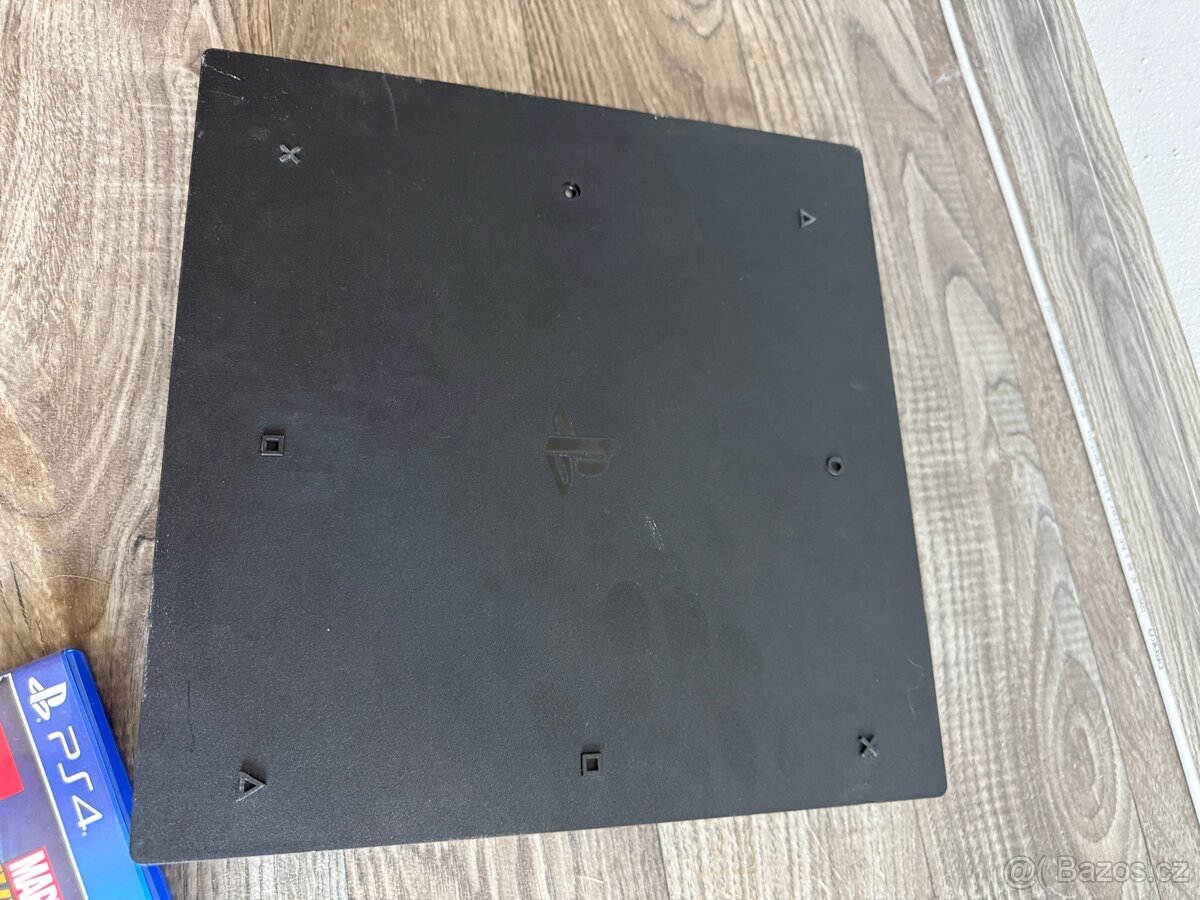 Ps4 pro 1TB + 3hry, 2 ovladače + Nabíjecí stojan - 5