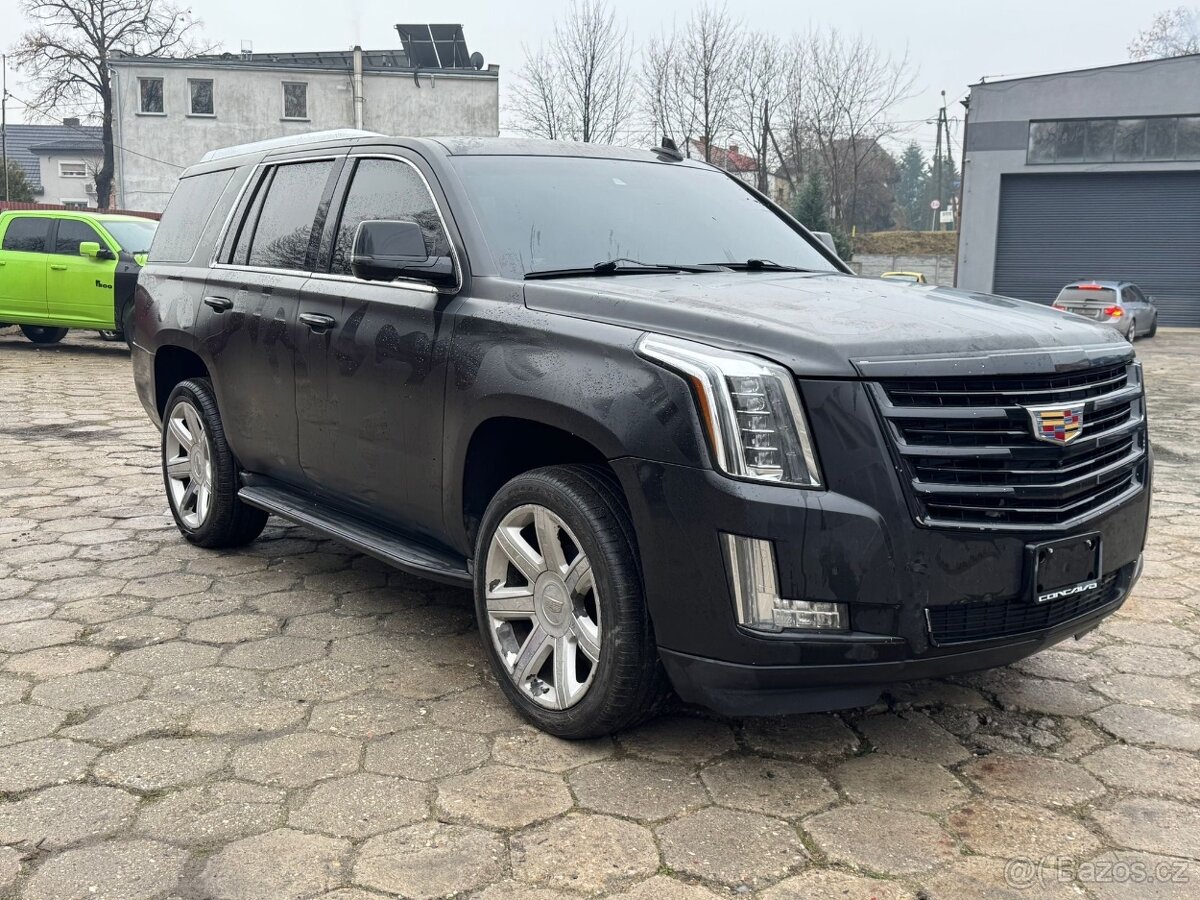 Cadillac Escalade - 5
