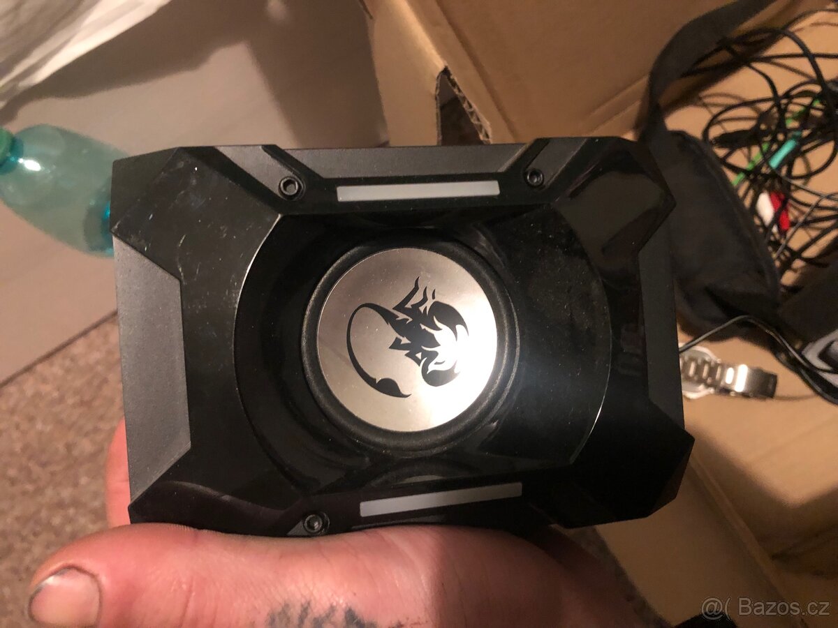 Monitor telefon a repraky - 5