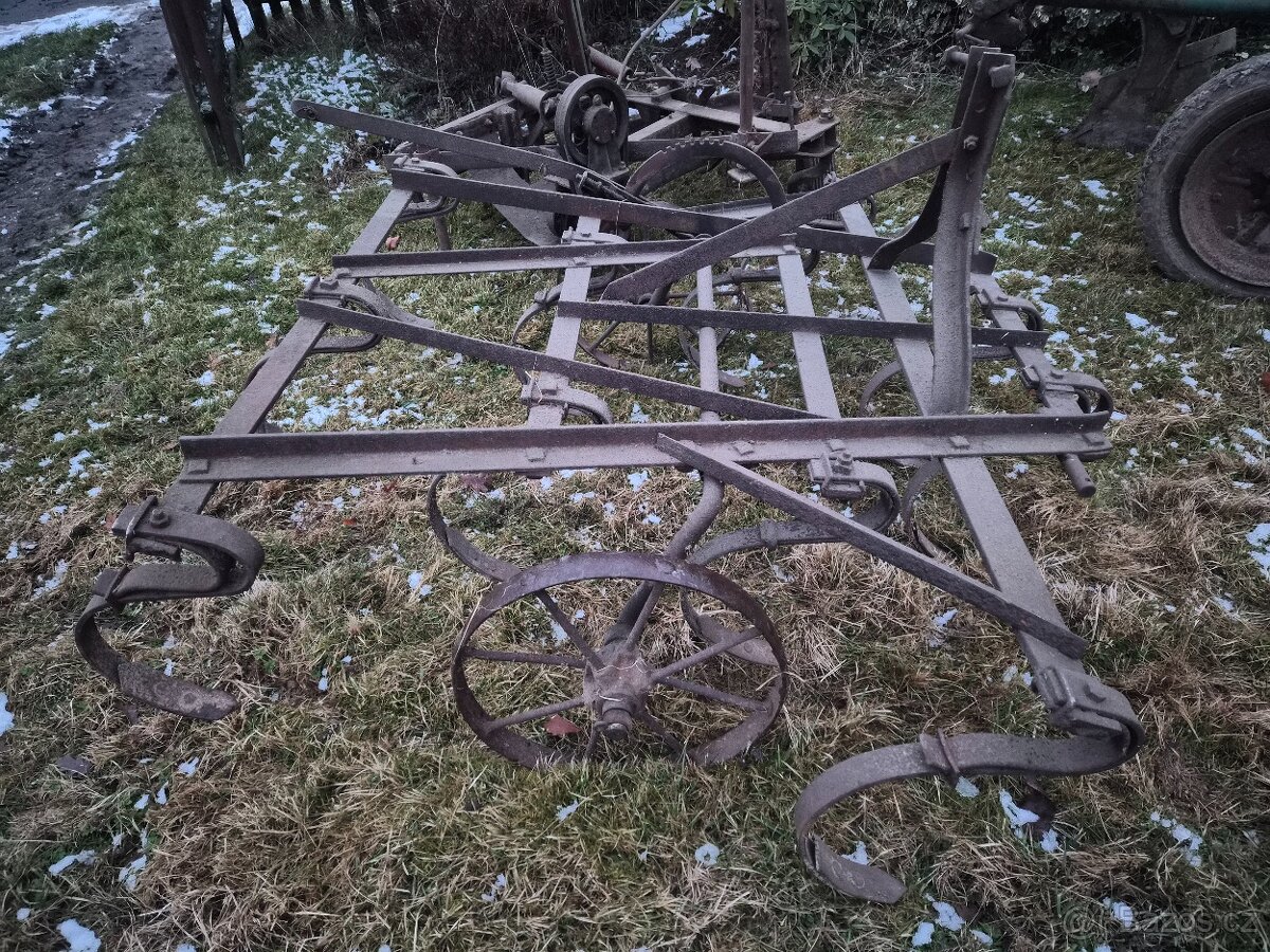Prodám staré zemědělské stroje - 5