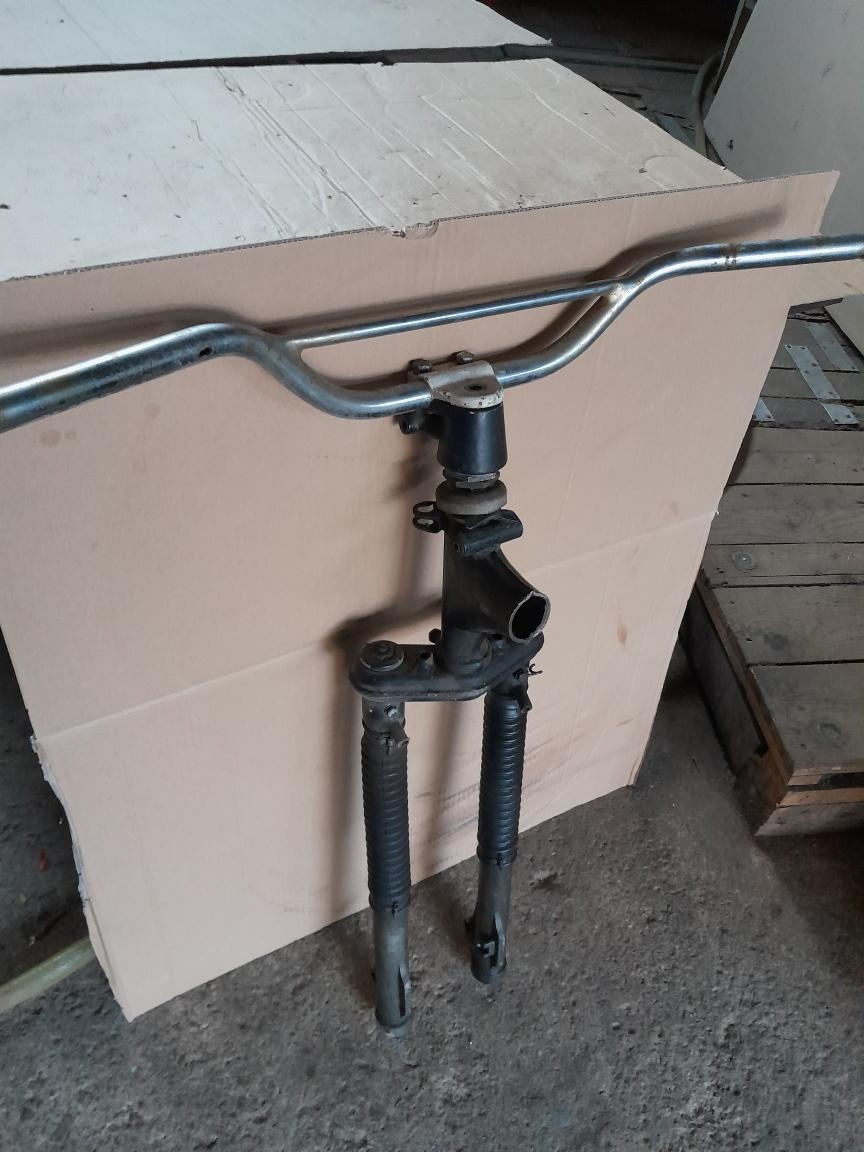 Jawa 90,rám+díly - 5