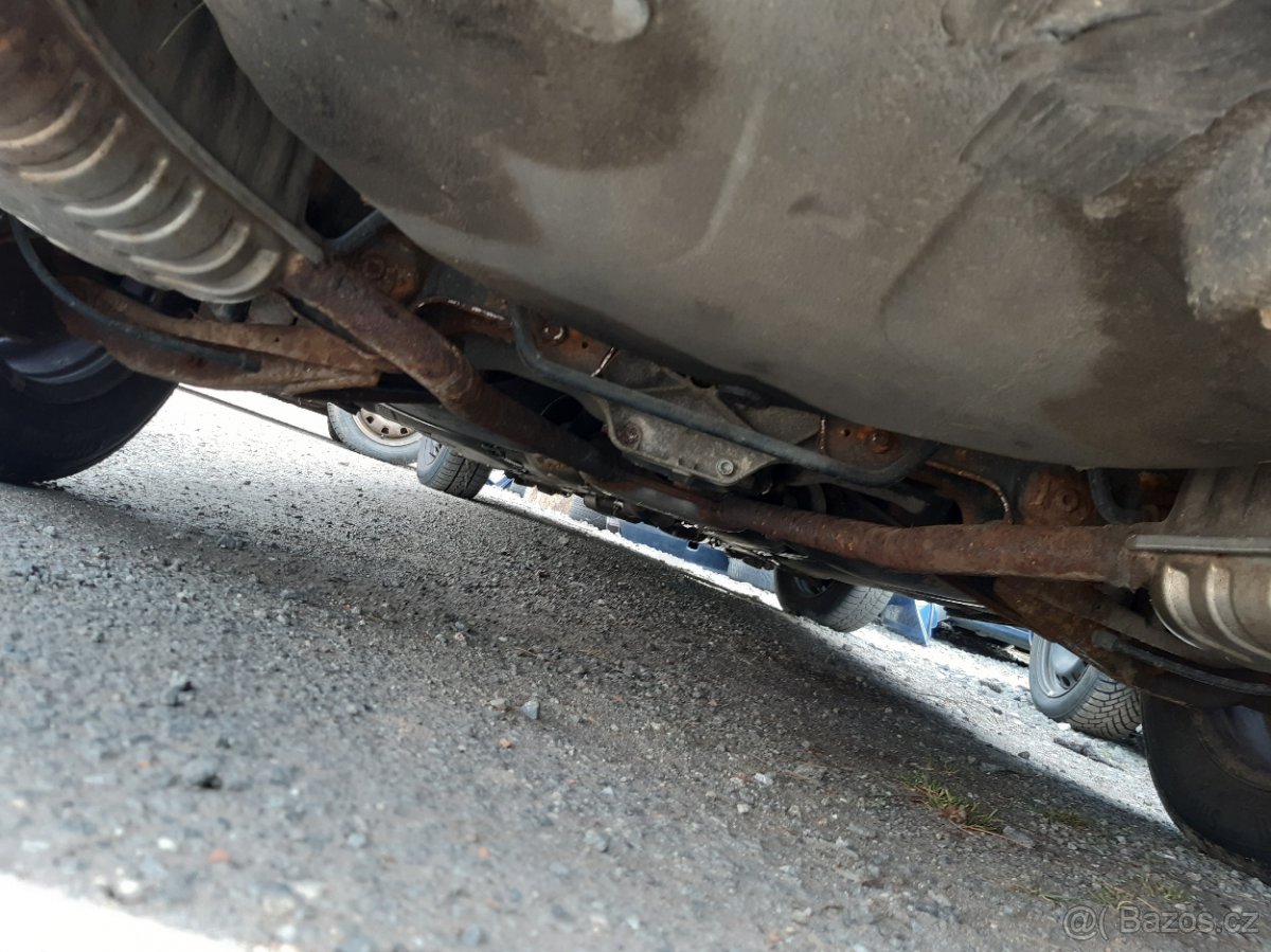 VW Passat B5 2,3 VR5 110kW SYNCRO 4x4, AGZ - díly - 5