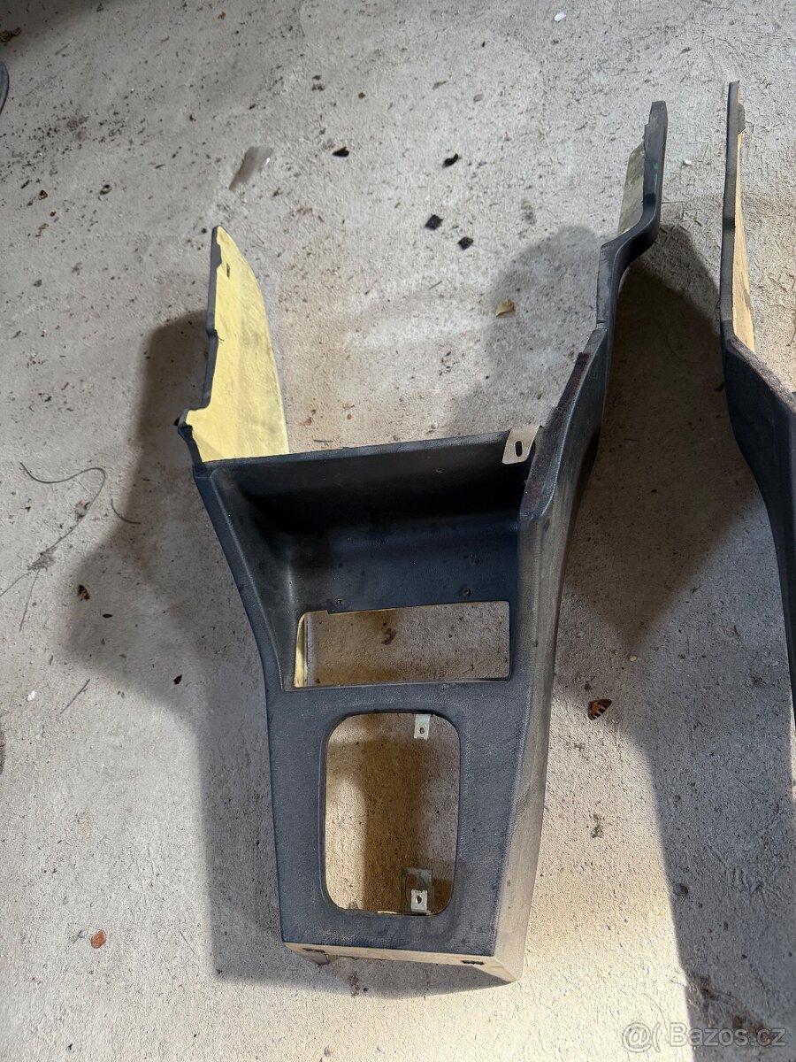 E30 - středový kryt - 5