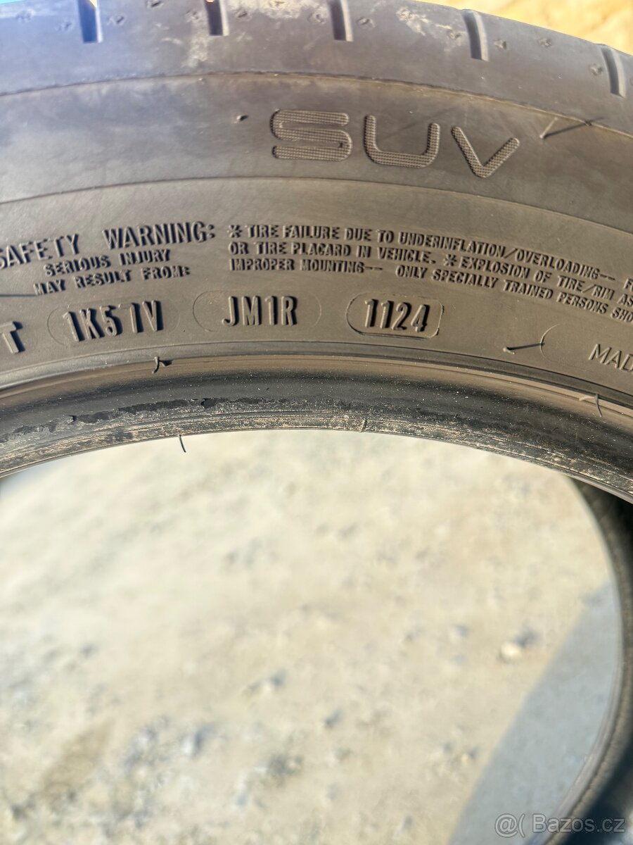 Pneu Dunlop 275/45R20 - 5
