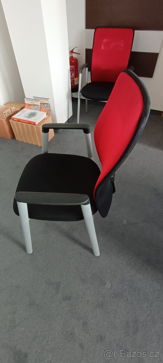 Stoly a židle z učebny - 5