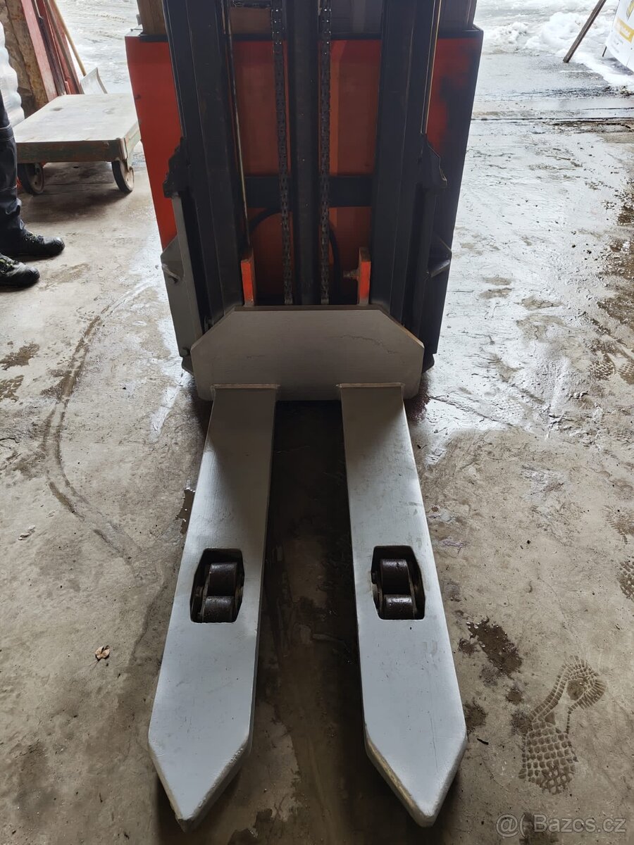 El. vysokozdvižný vozík STILL - 5