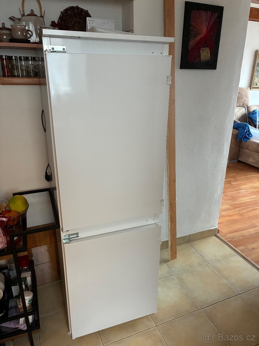 Vestavěná lednice s mrazákem - 5